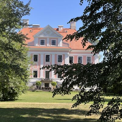 Bild vergrößern: Schloss Groß Rietz vom Schlosspark