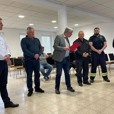 Bild vergr&ouml;&szlig;ern: &Uuml;bergabe Kreisf&ouml;rderung zum FGH Gro&szlig; Rietz