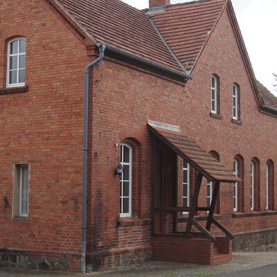 Bild vergrößern: Dorfgemeinschaftshaus (alte Schule)