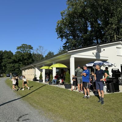 Bild vergr&ouml;&szlig;ern: Terrasse Sportlerheim