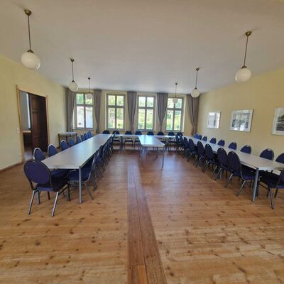 Bild vergr&ouml;&szlig;ern: DGH Neubr&uuml;ck - Saal